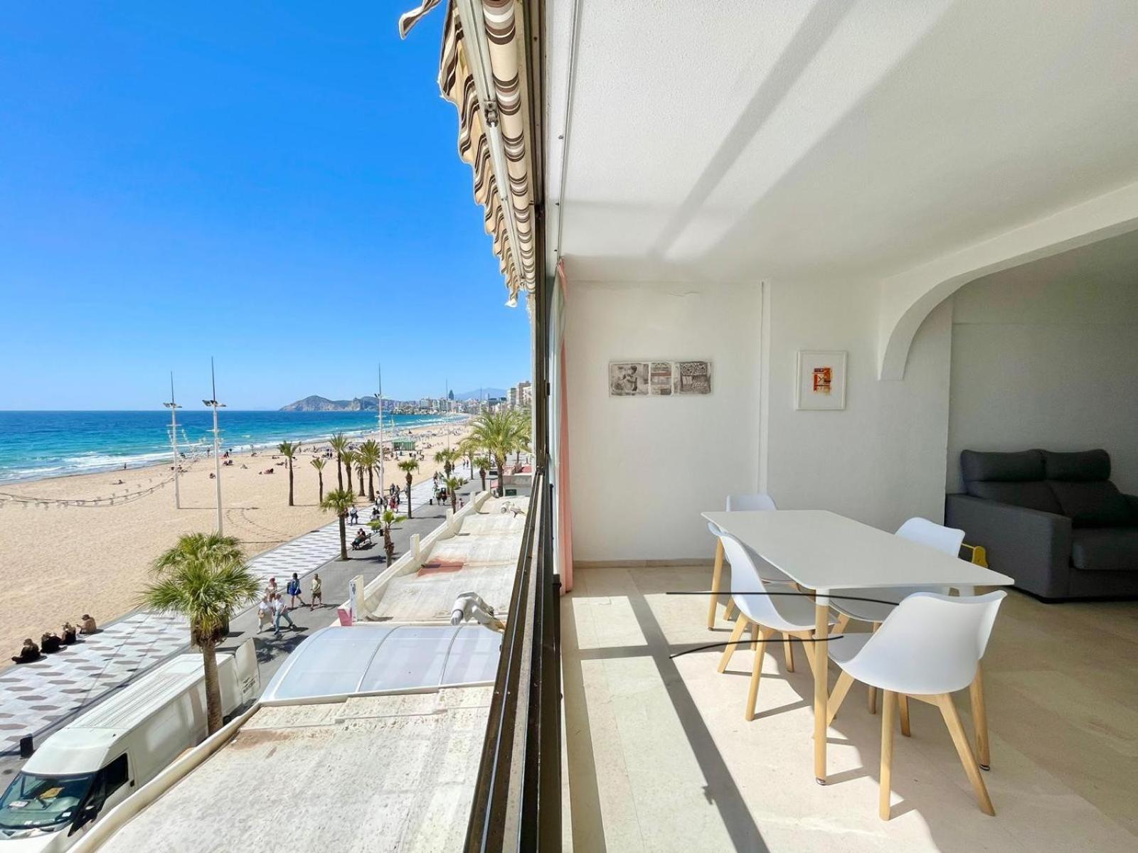 Gemelos 1 Seafront Levante Apartment
